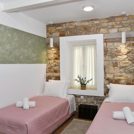 Captain Theo'S Modern Apartment Maria Лефкими Екстериор снимка