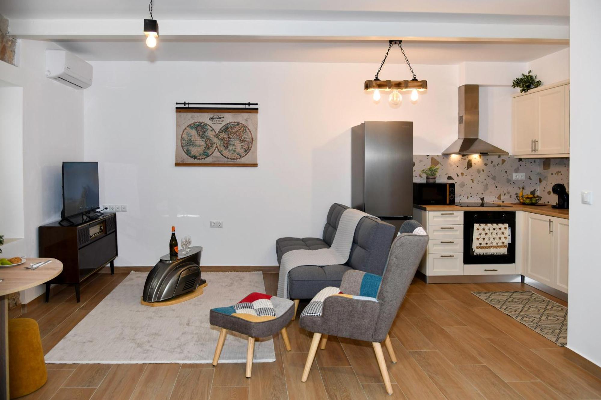 Captain Theo'S Modern Apartment Maria Лефкими Екстериор снимка