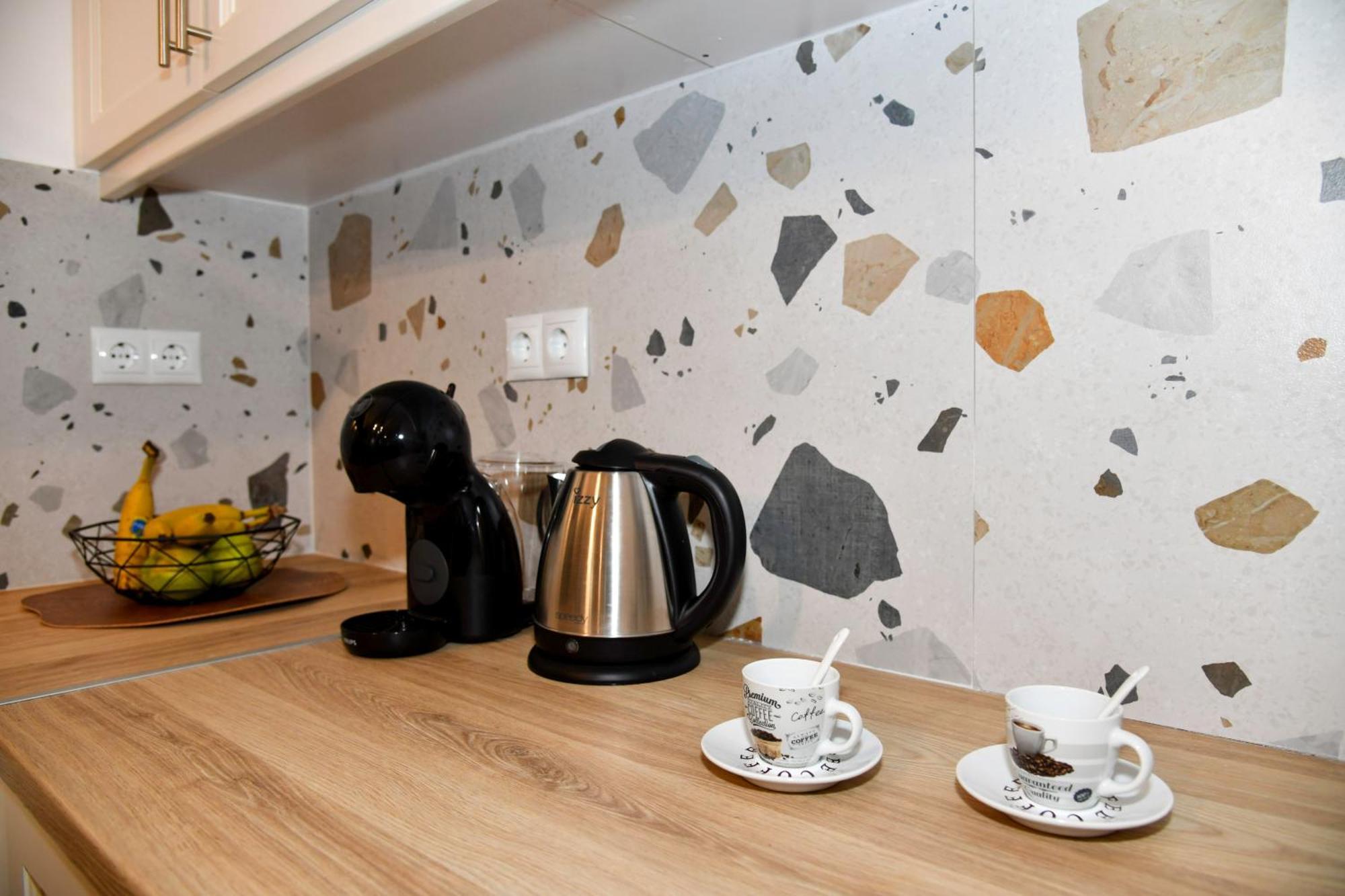 Captain Theo'S Modern Apartment Maria Лефкими Екстериор снимка