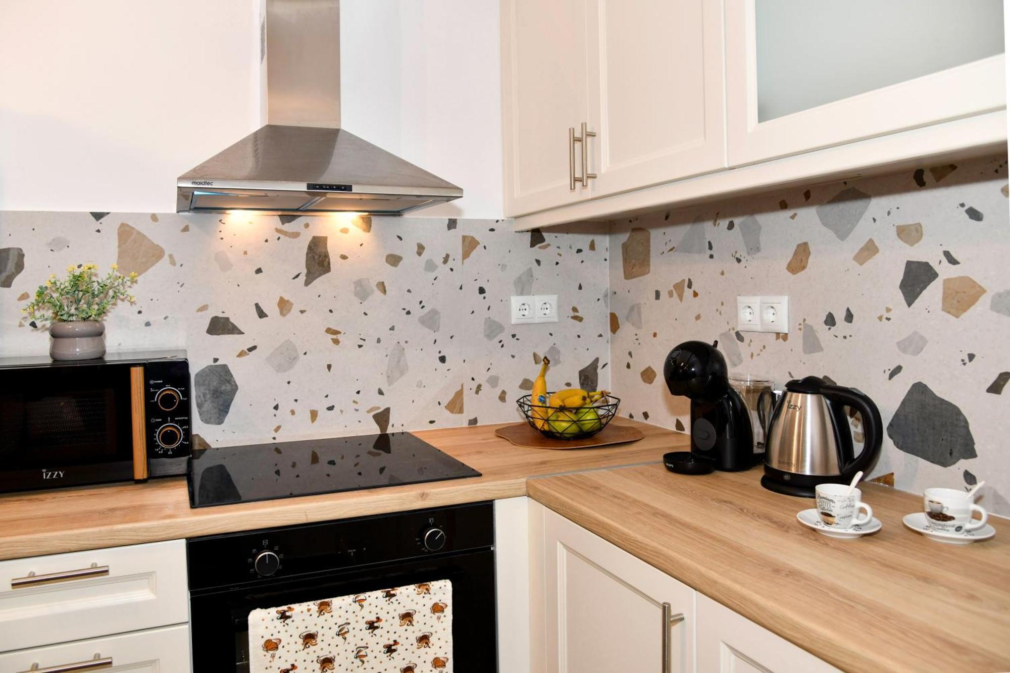 Captain Theo'S Modern Apartment Maria Лефкими Екстериор снимка