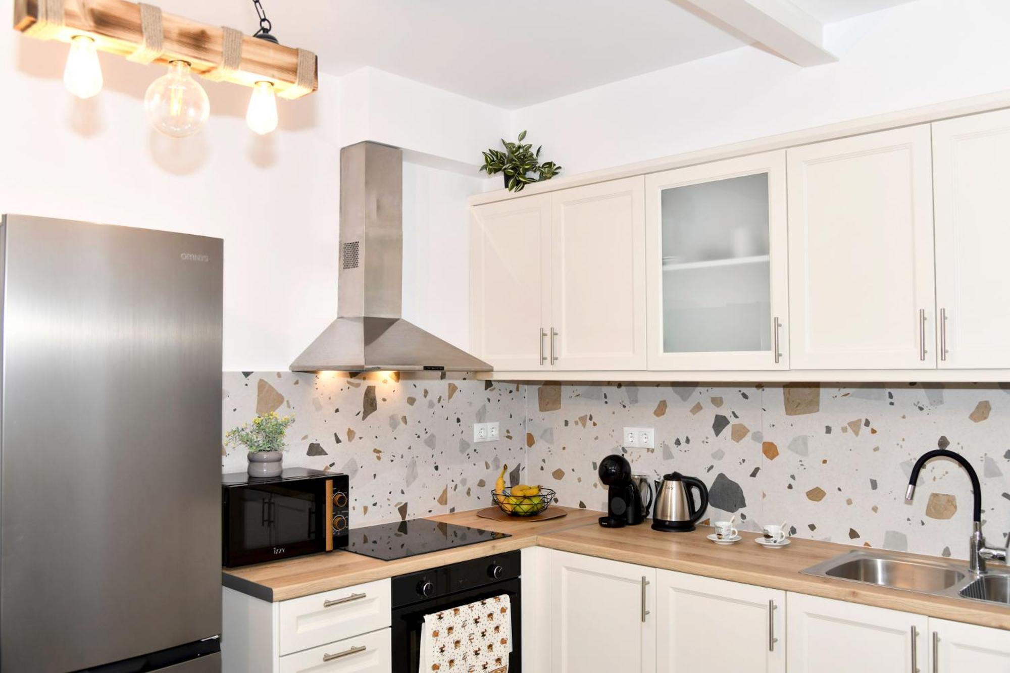Captain Theo'S Modern Apartment Maria Лефкими Екстериор снимка